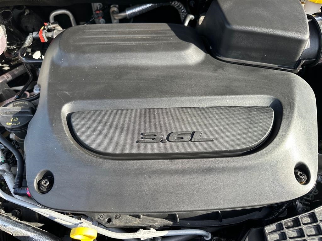 Chrysler Pacifica Touring L FWD 2024