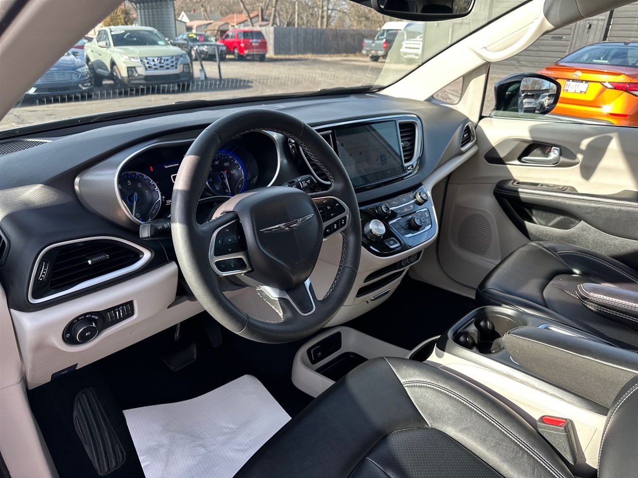 Chrysler Pacifica Touring L FWD 2024