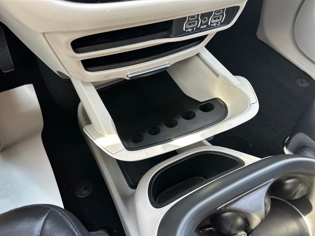 Chrysler Pacifica Touring L FWD 2024