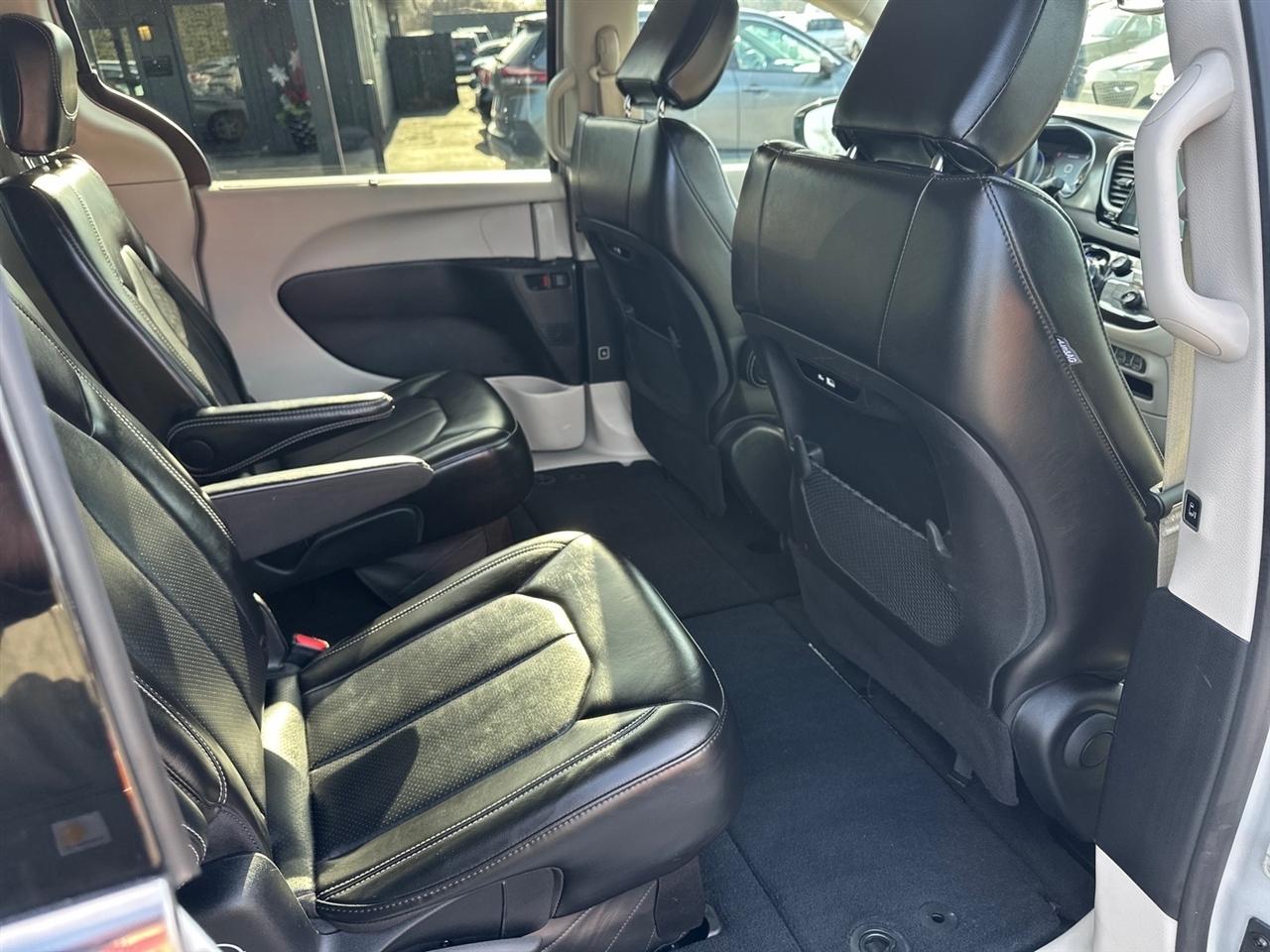 Chrysler Pacifica Touring L FWD 2024