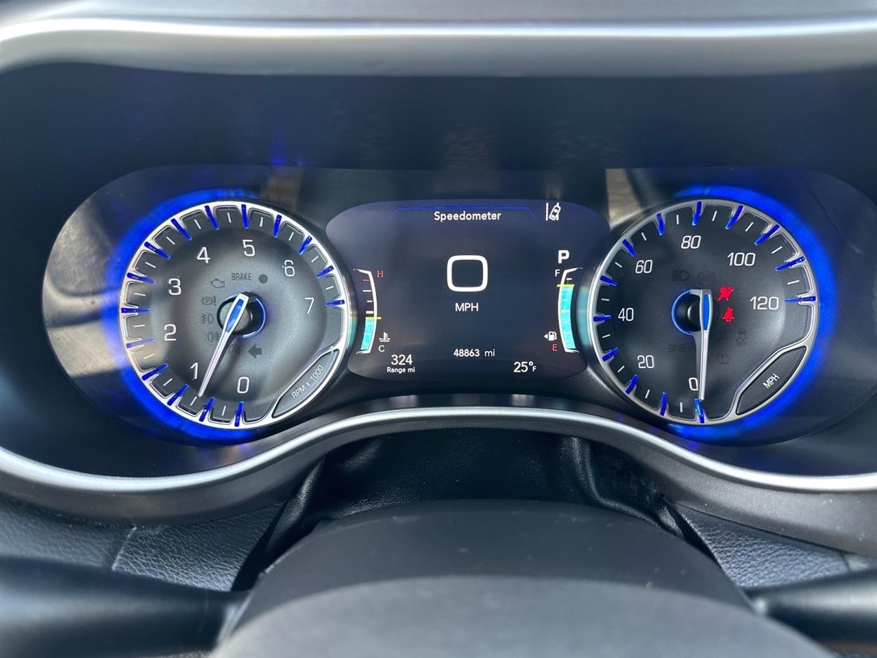 Chrysler Pacifica Touring L FWD 2024