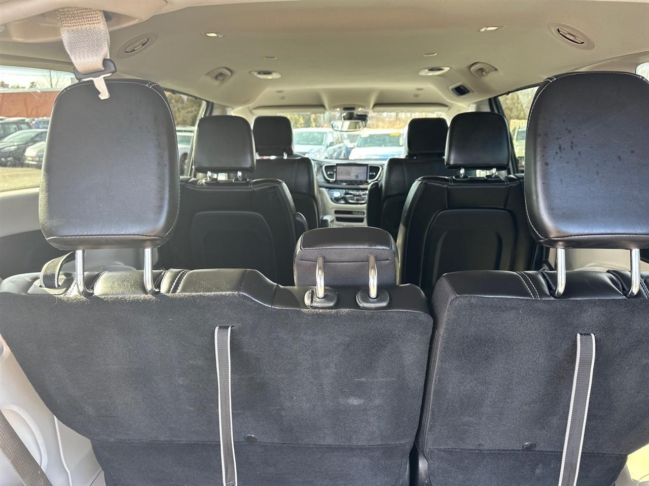 Chrysler Pacifica Touring L FWD 2024