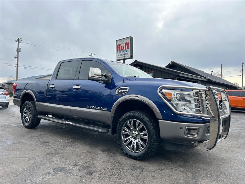 Nissan Titan XD 4x4 Gas Crew Cab Platinum Reserve 2017