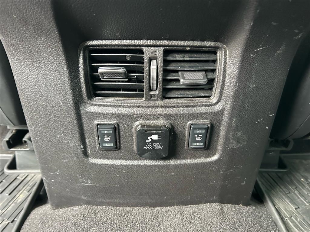 Nissan Titan XD 4x4 Gas Crew Cab Platinum Reserve 2017