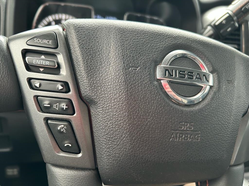 Nissan Titan XD 4x4 Gas Crew Cab Platinum Reserve 2017