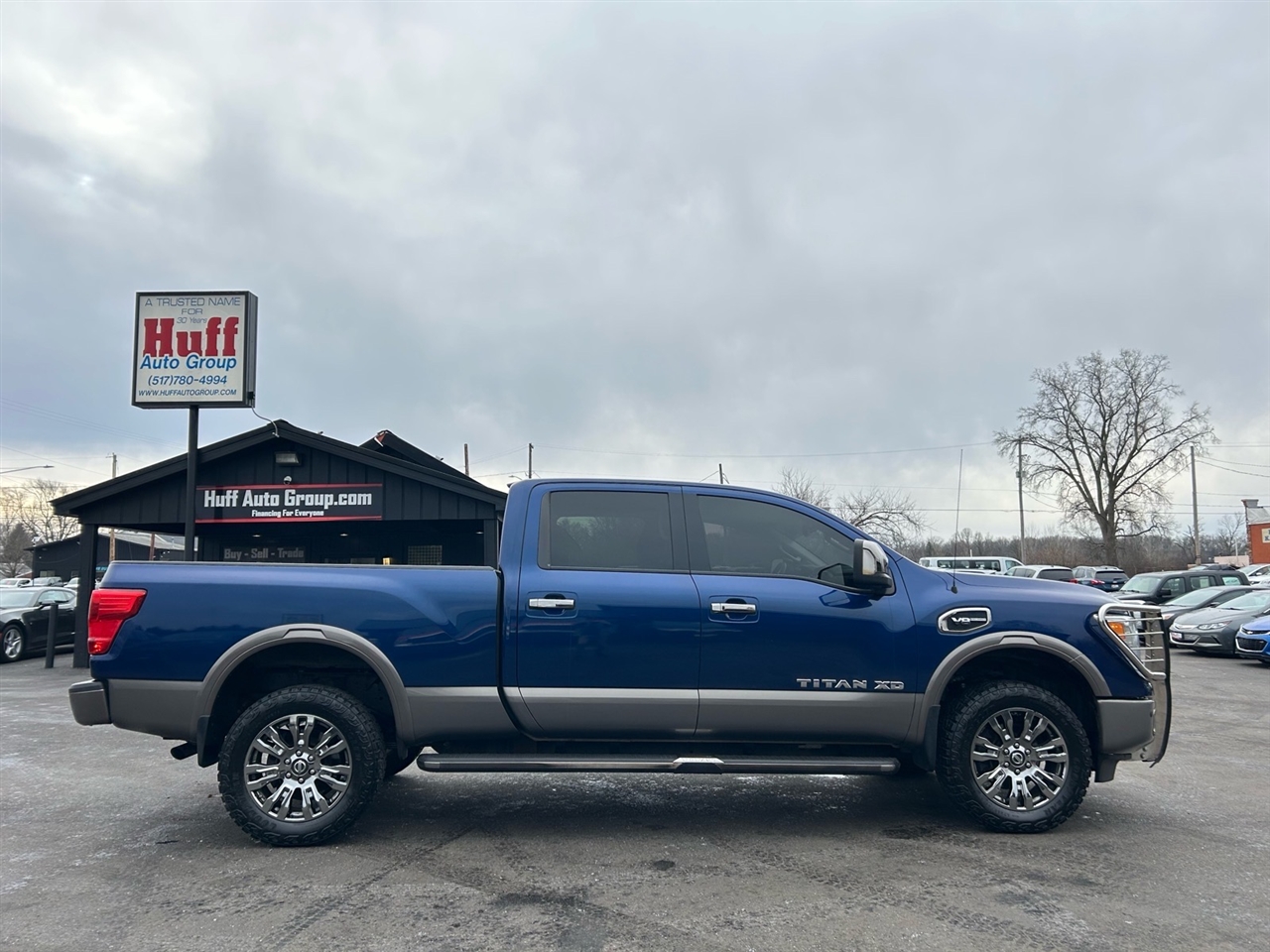 Nissan Titan XD 4x4 Gas Crew Cab Platinum Reserve 2017