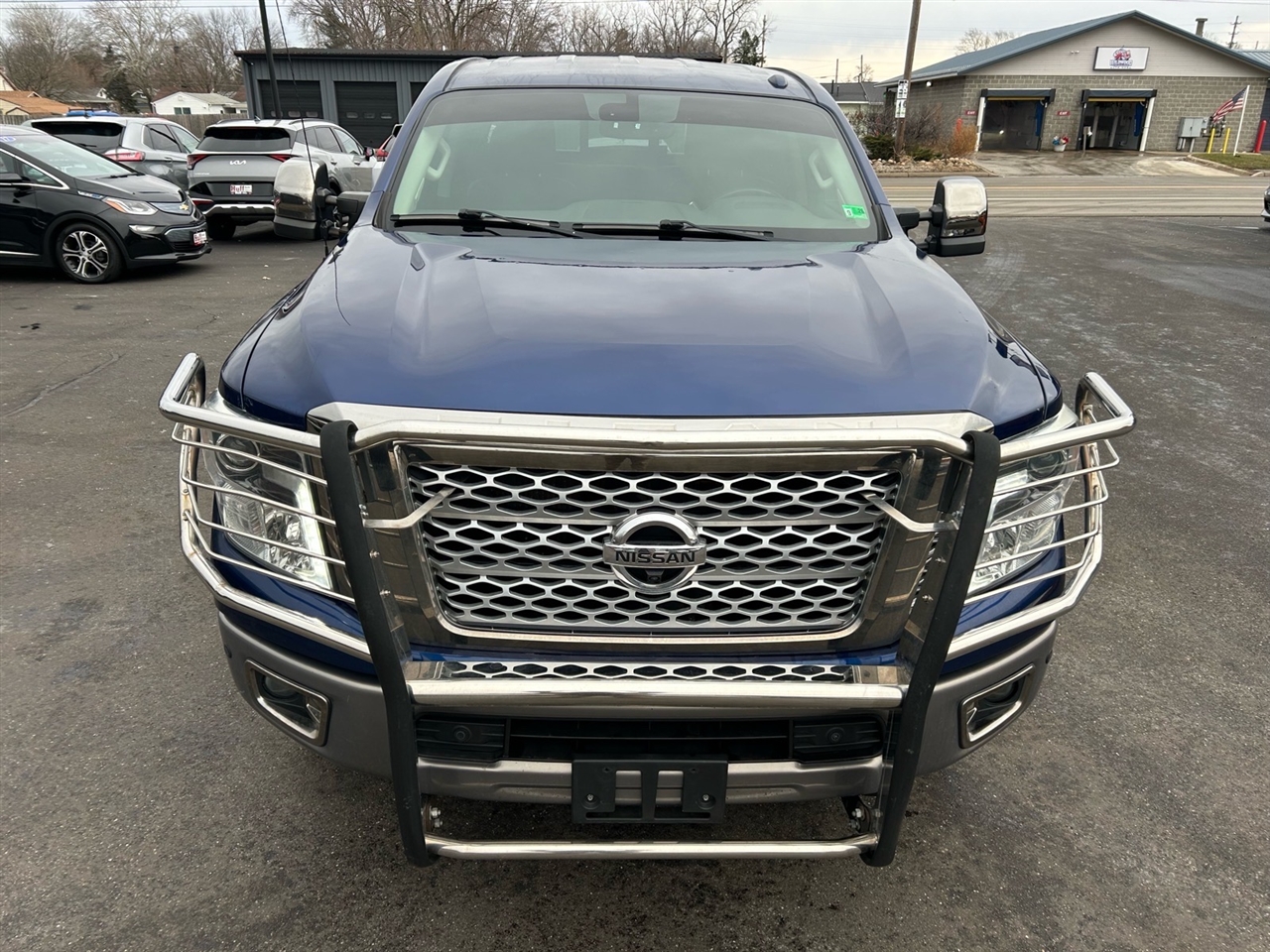 Nissan Titan XD 4x4 Gas Crew Cab Platinum Reserve 2017