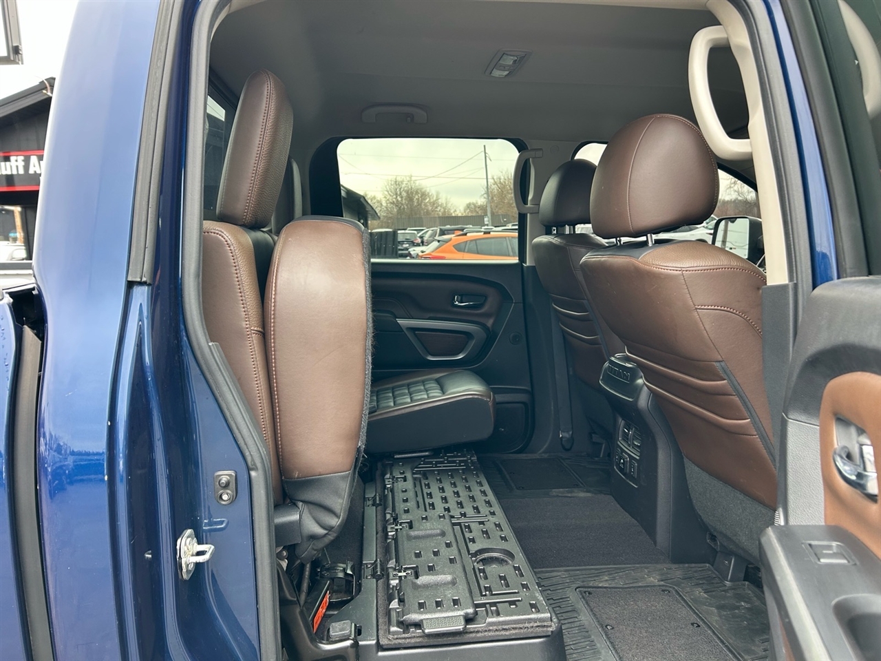 Nissan Titan XD 4x4 Gas Crew Cab Platinum Reserve 2017