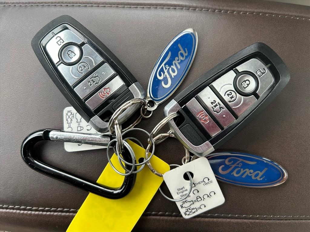 Ford Fusion Energi Titanium FWD 2017