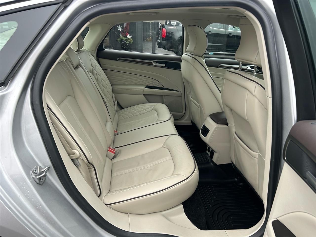 Ford Fusion Energi Platinum FWD 2017