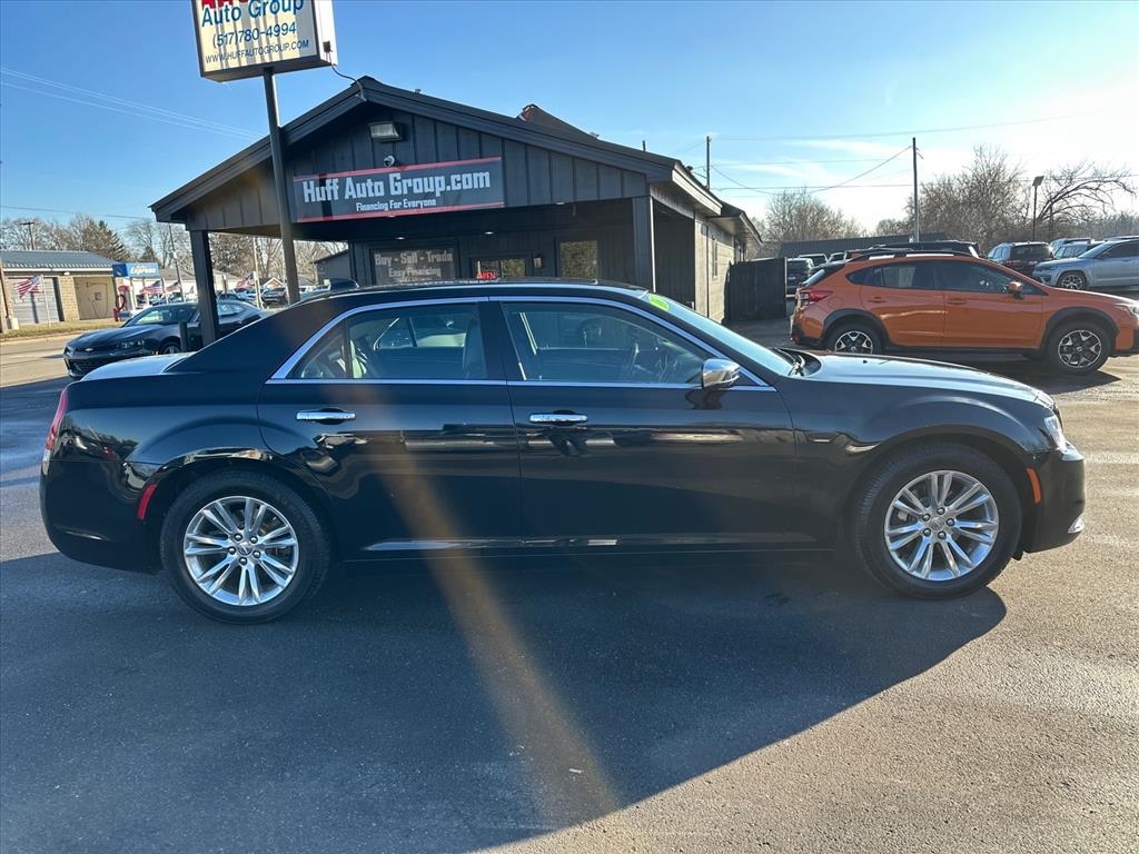 Chrysler 300 4dr Sdn 300C RWD 2016