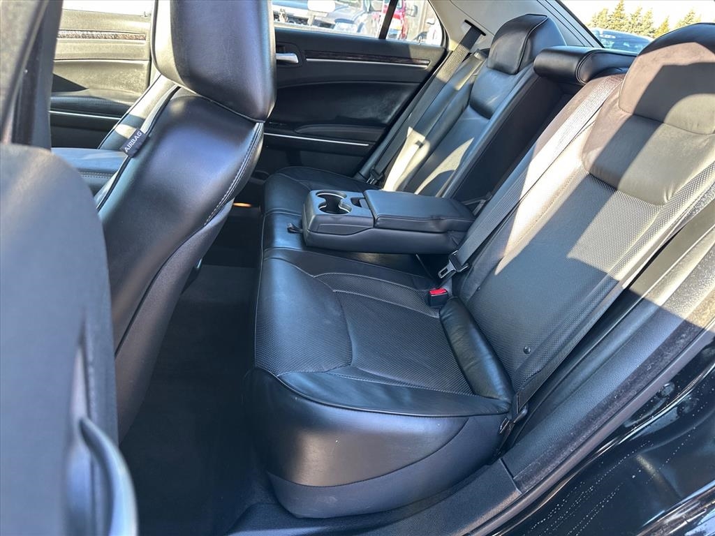 Chrysler 300 4dr Sdn 300C RWD 2016