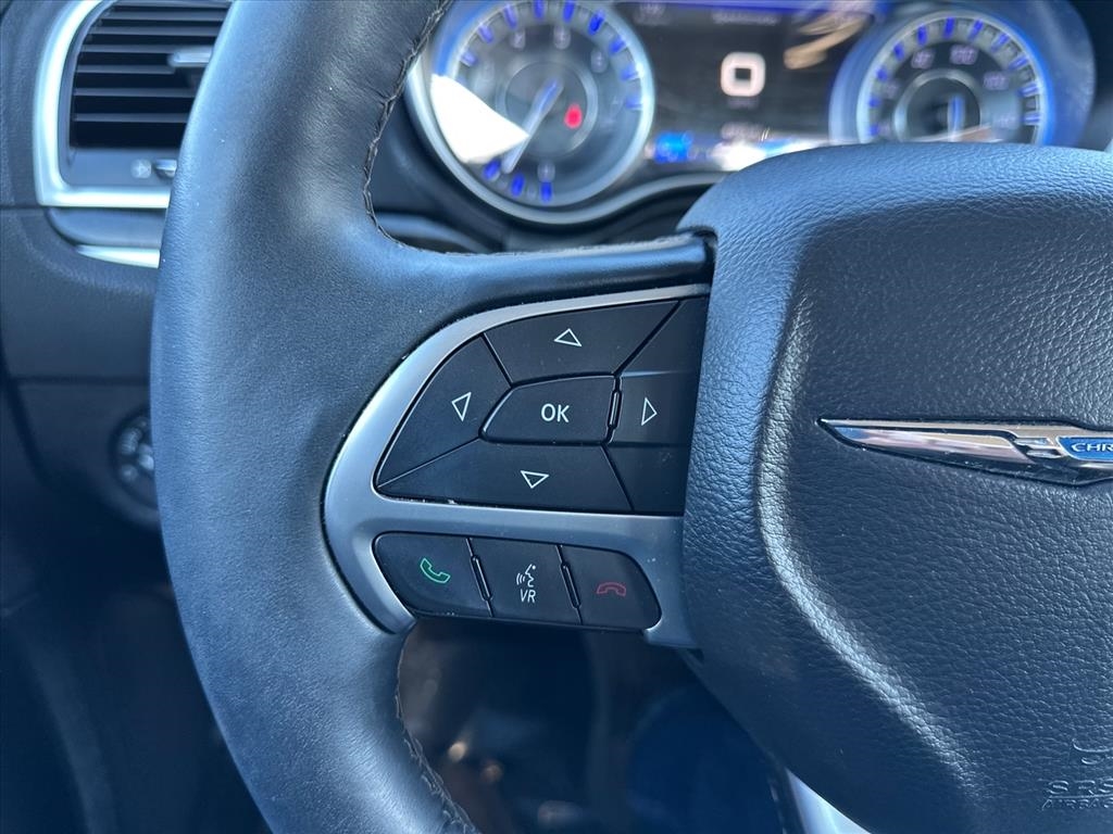 Chrysler 300 4dr Sdn 300C RWD 2016