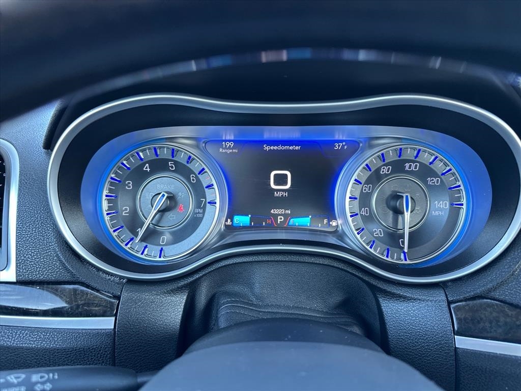 Chrysler 300 4dr Sdn 300C RWD 2016