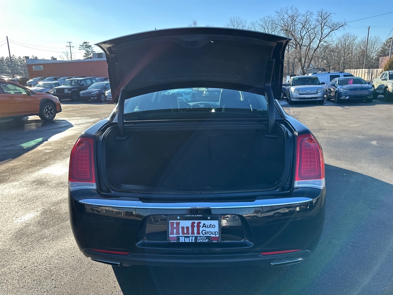 Chrysler 300 4dr Sdn 300C RWD 2016