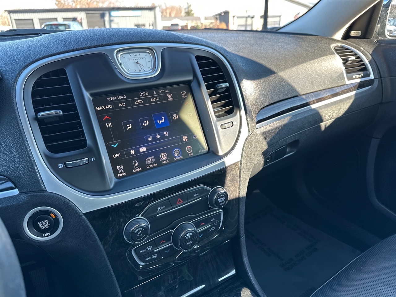 Chrysler 300 4dr Sdn 300C RWD 2016