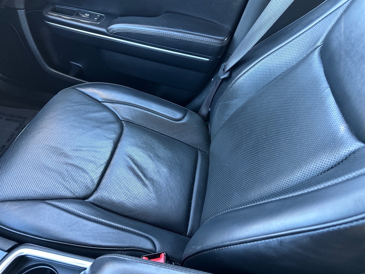 Chrysler 300 4dr Sdn 300C RWD 2016