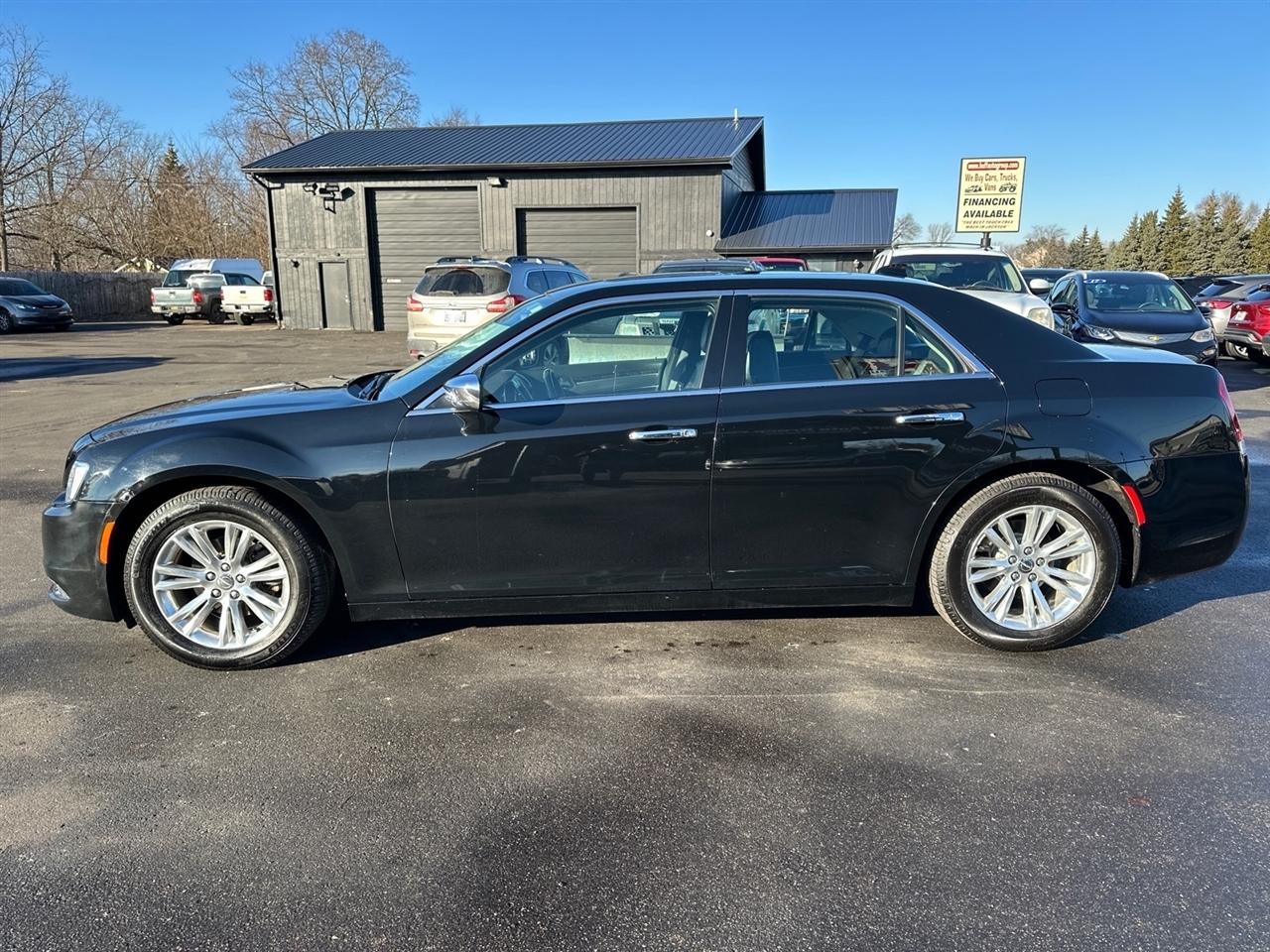 Chrysler 300 4dr Sdn 300C RWD 2016
