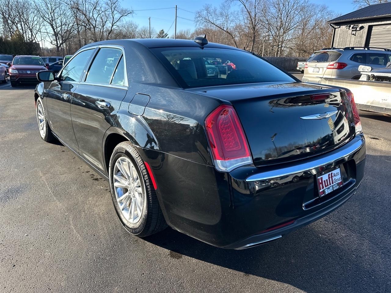 Chrysler 300 4dr Sdn 300C RWD 2016