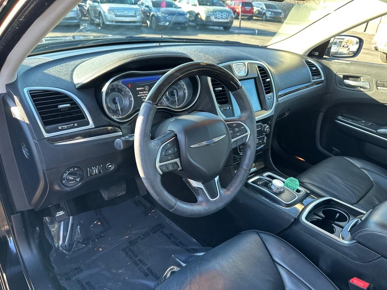 Chrysler 300 4dr Sdn 300C RWD 2016