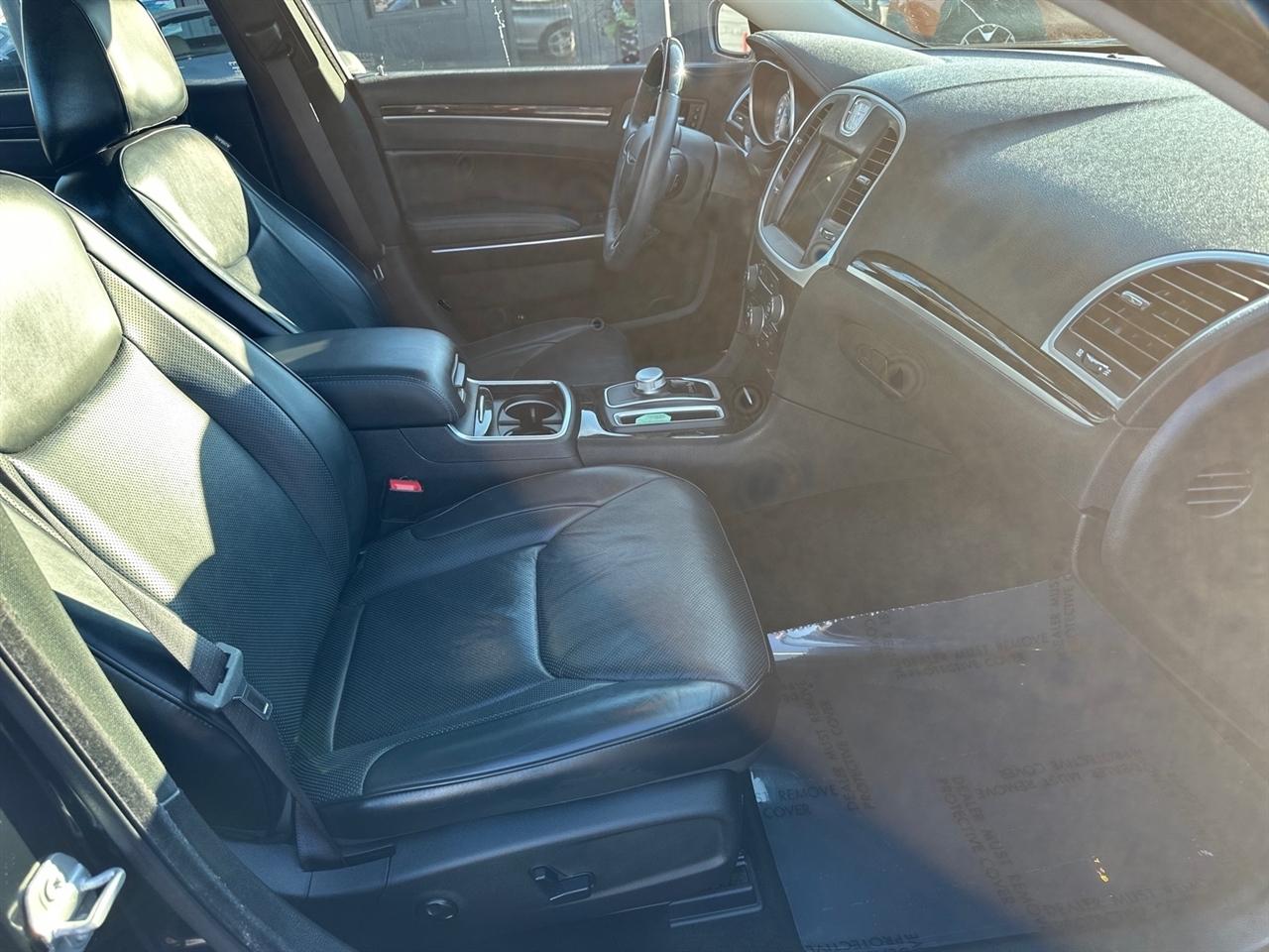 Chrysler 300 4dr Sdn 300C RWD 2016