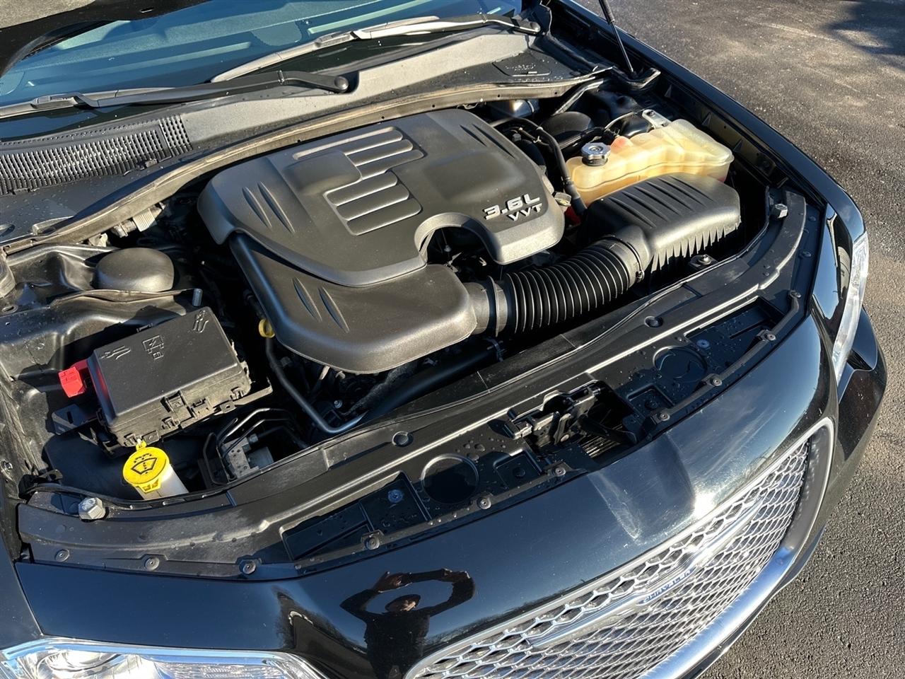 Chrysler 300 4dr Sdn 300C RWD 2016