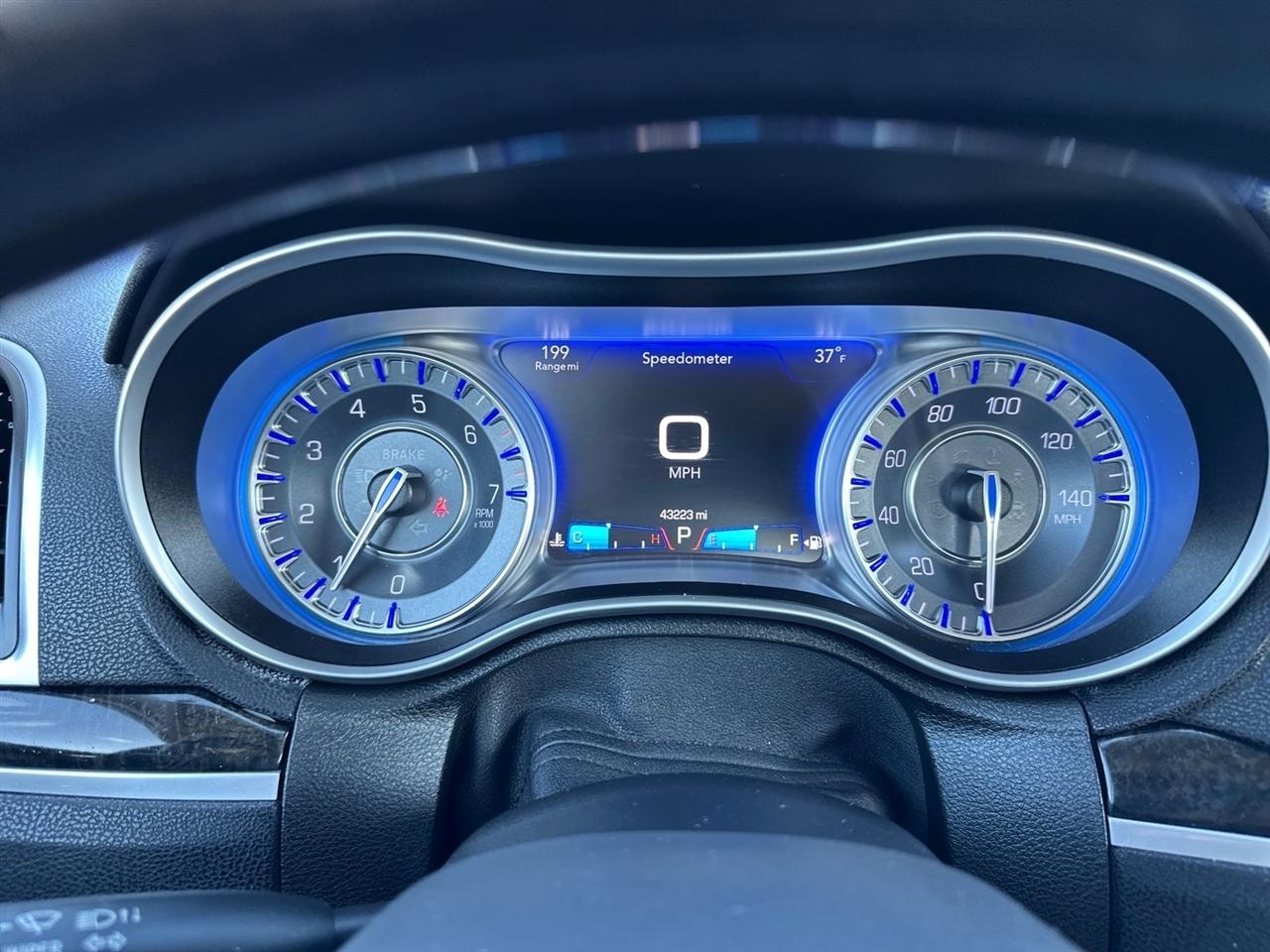 Chrysler 300 4dr Sdn 300C RWD 2016