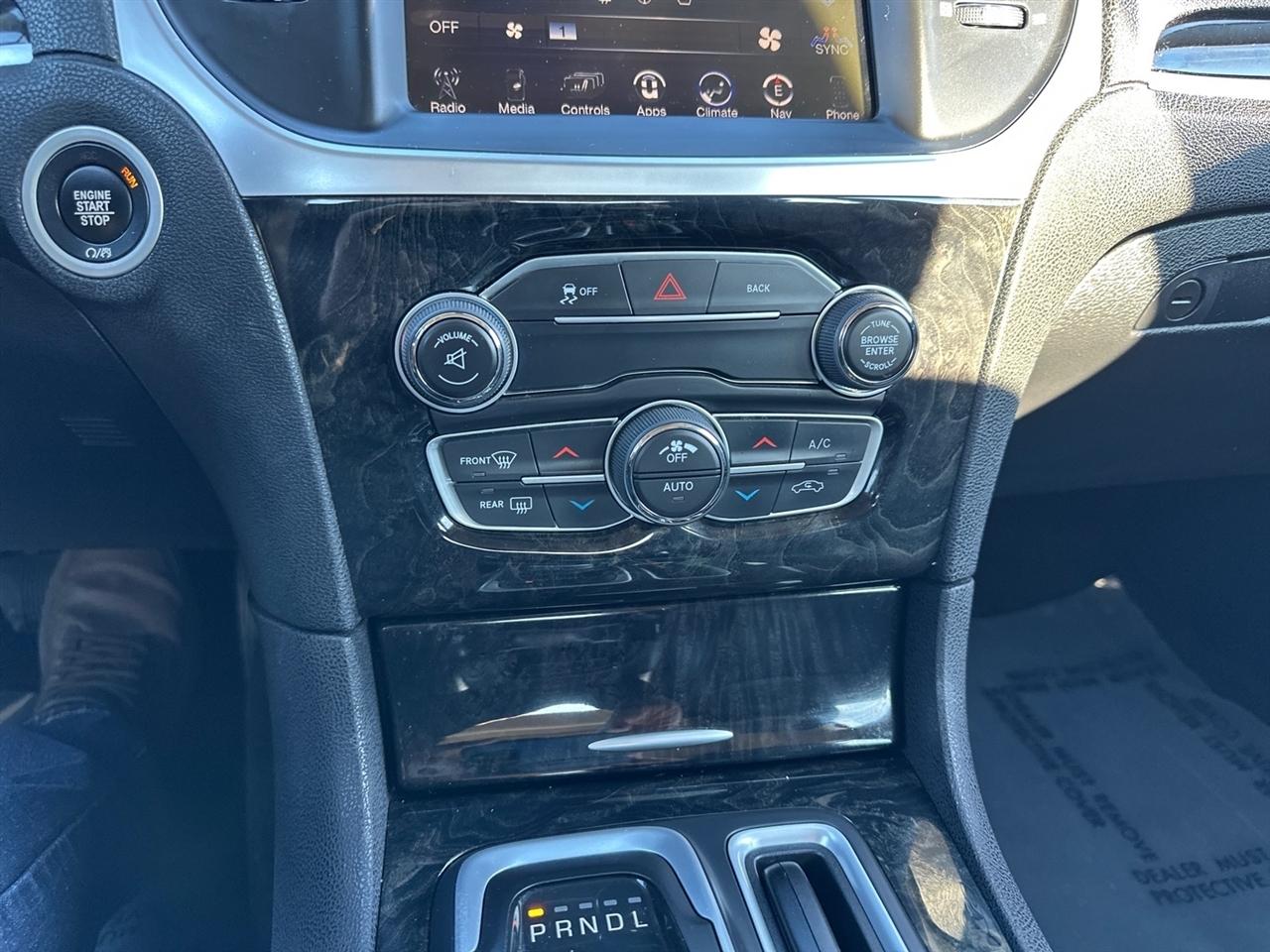 Chrysler 300 4dr Sdn 300C RWD 2016