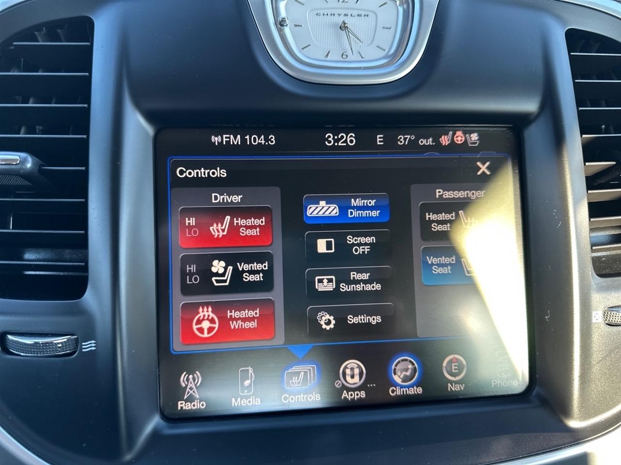 Chrysler 300 4dr Sdn 300C RWD 2016