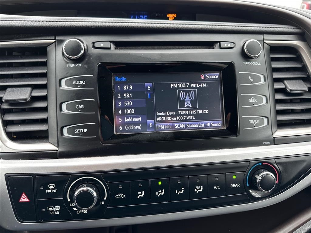 Toyota Highlander LE V6 AWD (Natl) 2019