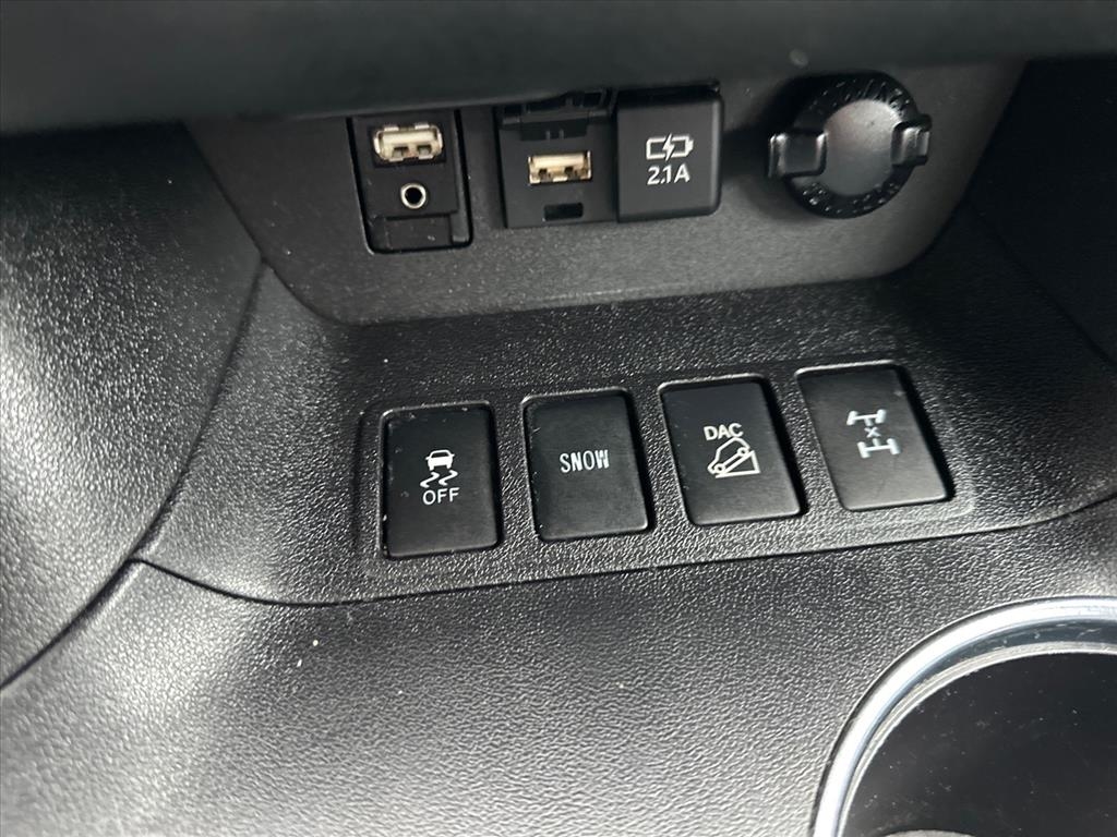 Toyota Highlander LE V6 AWD (Natl) 2019