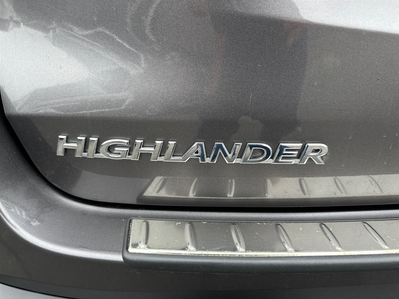 Toyota Highlander LE V6 AWD (Natl) 2019