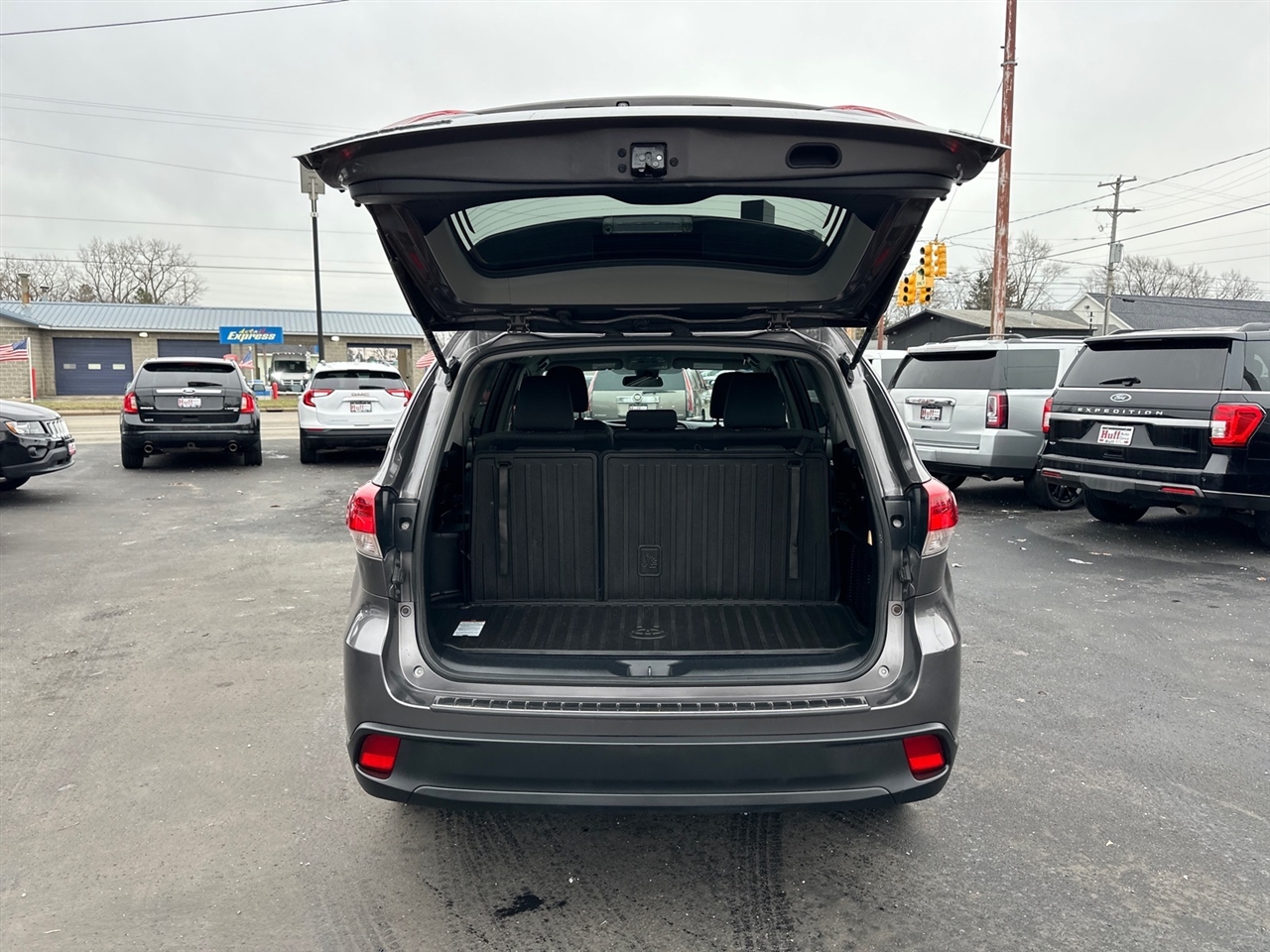 Toyota Highlander LE V6 AWD (Natl) 2019