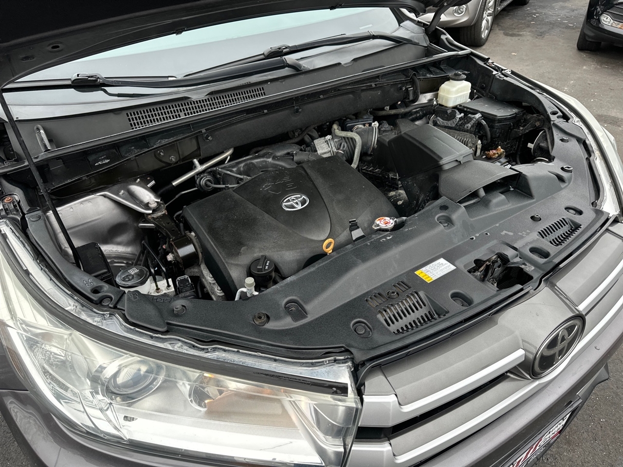 Toyota Highlander LE V6 AWD (Natl) 2019