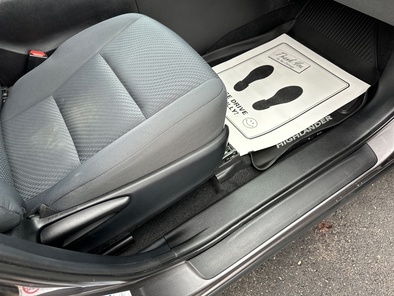 Toyota Highlander LE V6 AWD (Natl) 2019