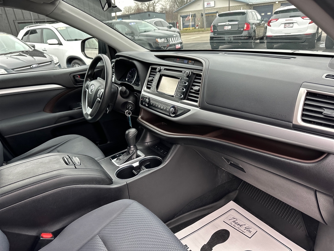 Toyota Highlander LE V6 AWD (Natl) 2019