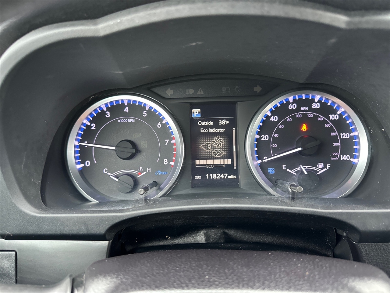 Toyota Highlander LE V6 AWD (Natl) 2019