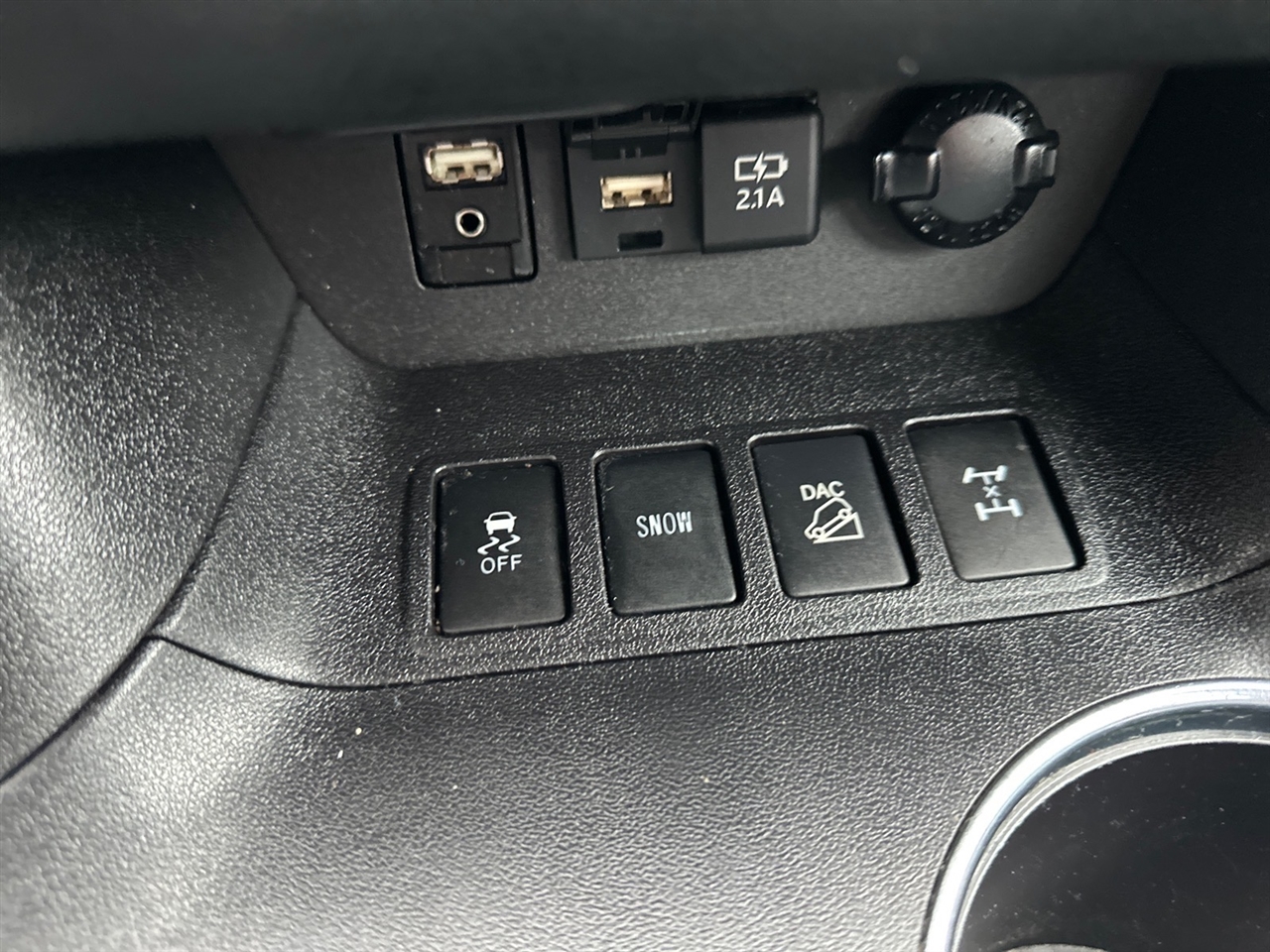 Toyota Highlander LE V6 AWD (Natl) 2019