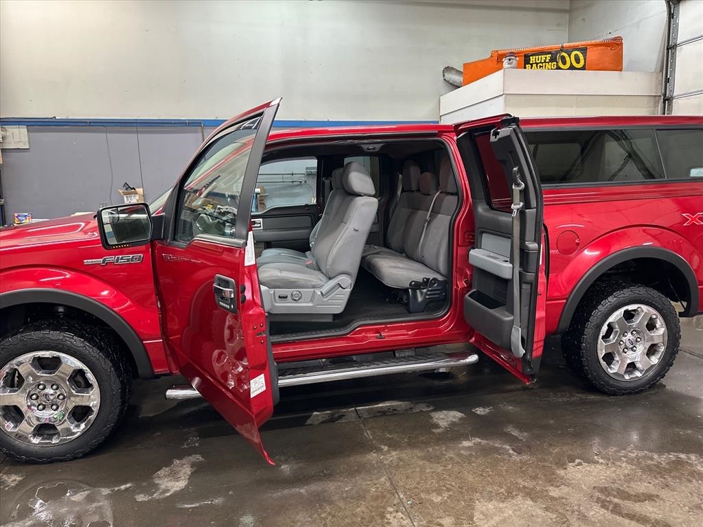 Ford F-150 4WD SuperCab 145" Lariat 2011