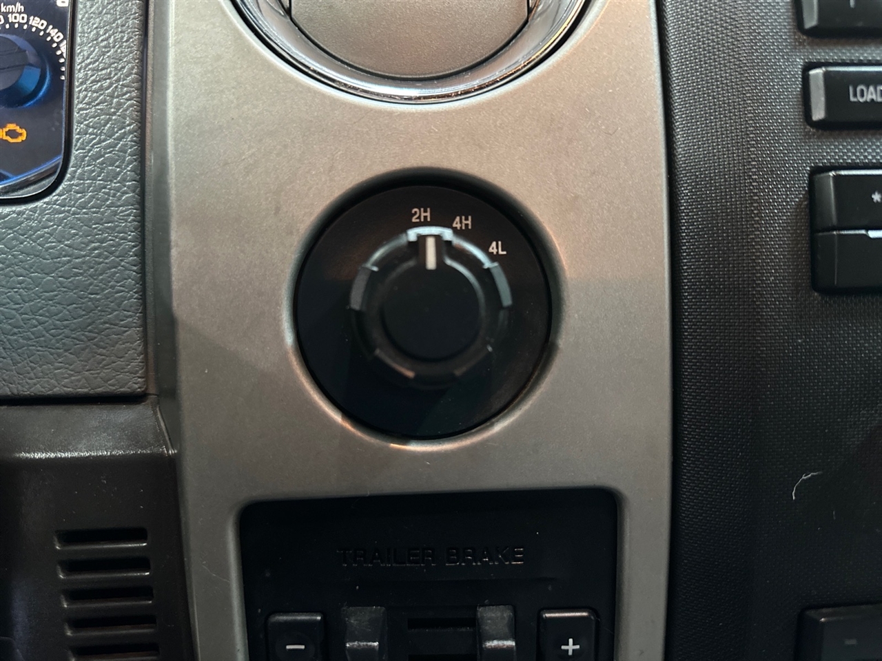 Ford F-150 4WD SuperCab 145" Lariat 2011