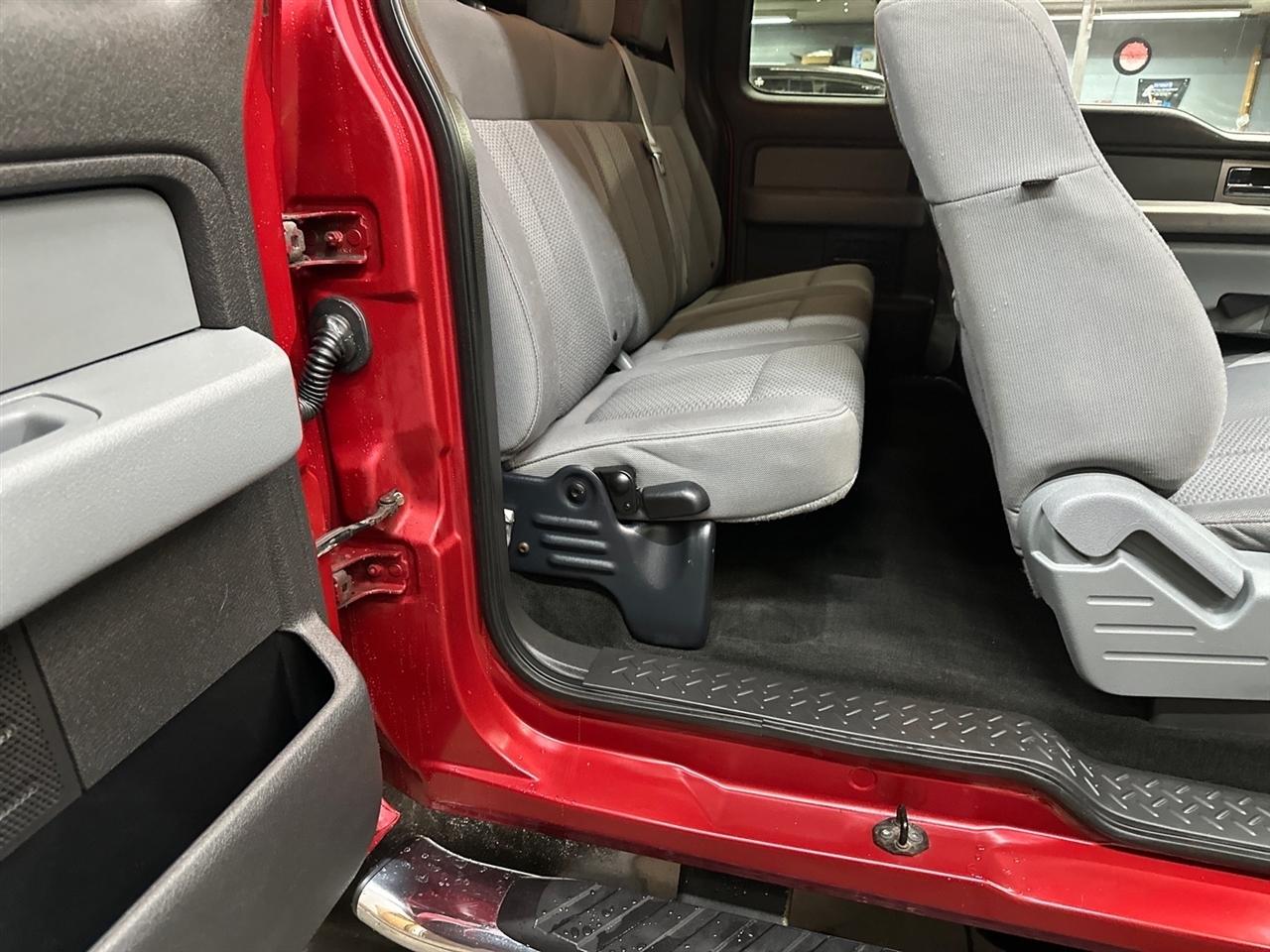 Ford F-150 4WD SuperCab 145" Lariat 2011