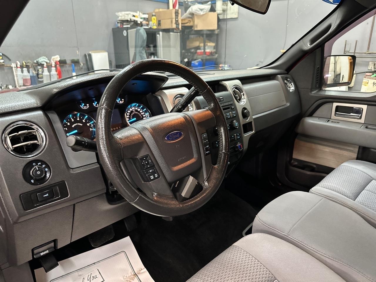 Ford F-150 4WD SuperCab 145" Lariat 2011