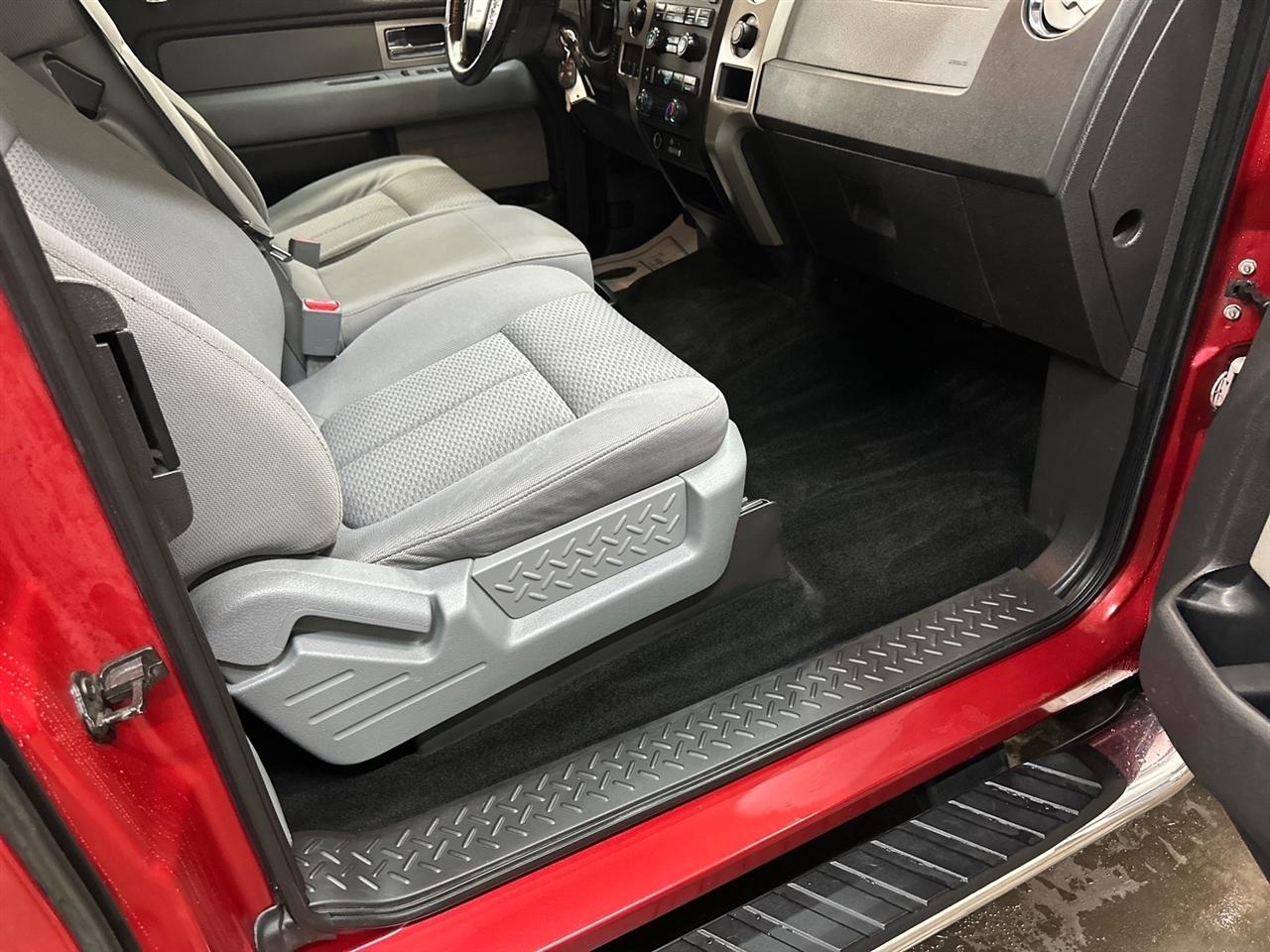 Ford F-150 4WD SuperCab 145" Lariat 2011