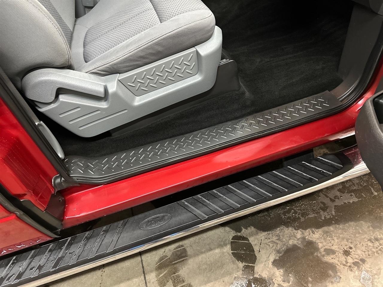 Ford F-150 4WD SuperCab 145" Lariat 2011