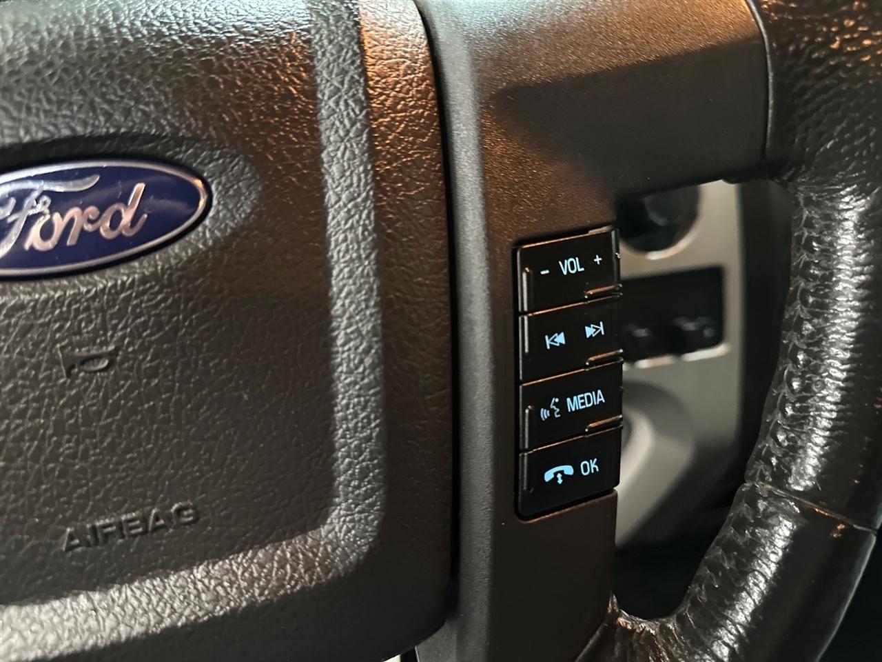 Ford F-150 4WD SuperCab 145" Lariat 2011