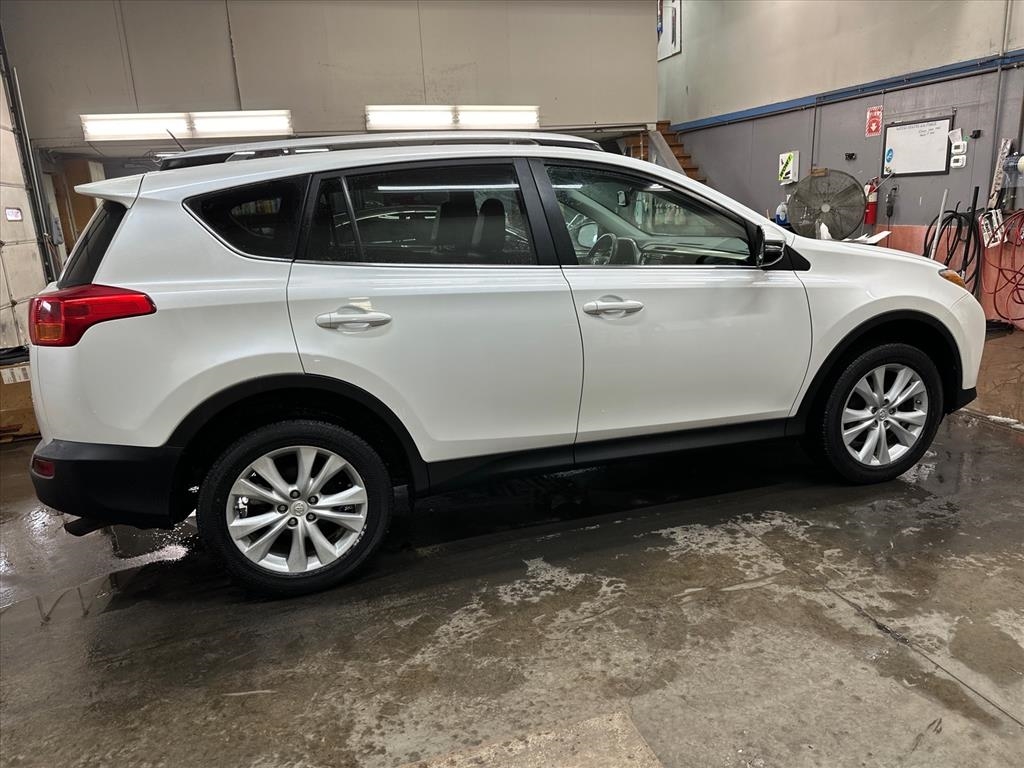 Toyota RAV4 AWD 4dr Limited (Natl) 2014