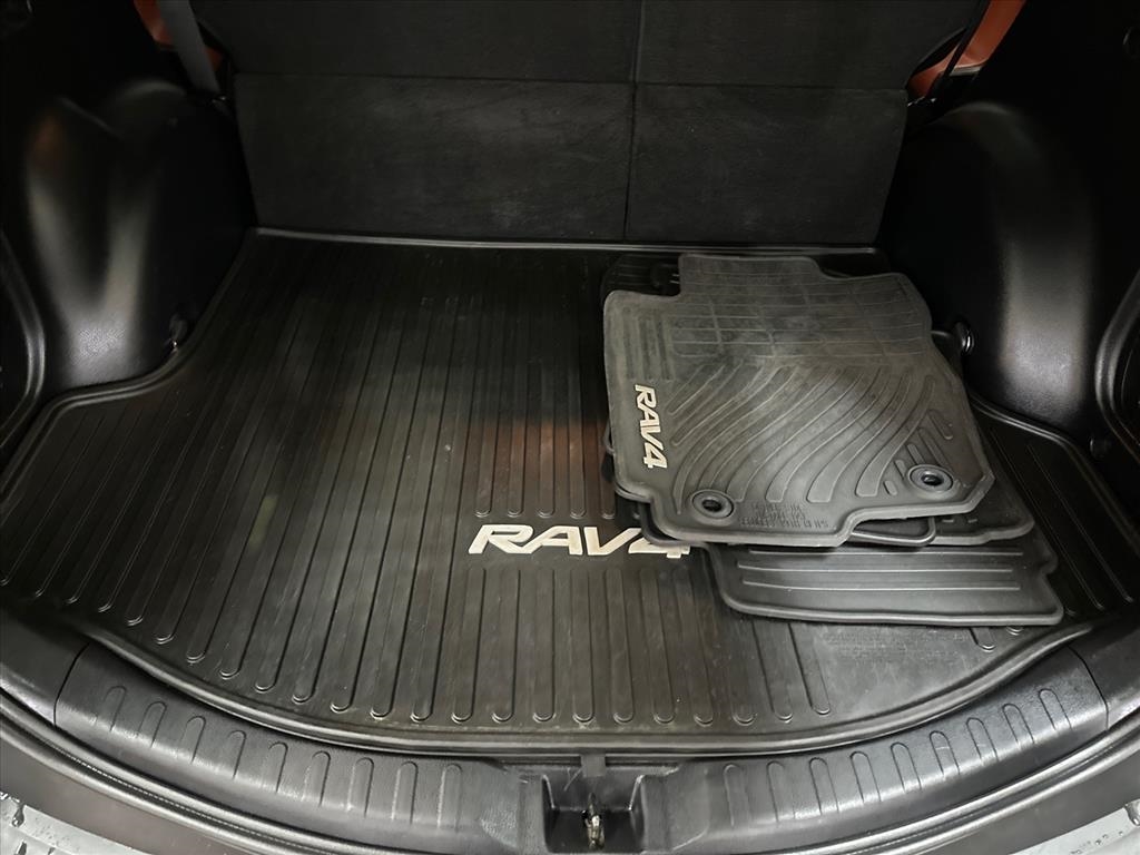 Toyota RAV4 AWD 4dr Limited (Natl) 2014