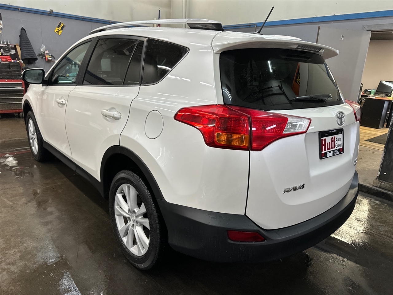 Toyota RAV4 AWD 4dr Limited (Natl) 2014