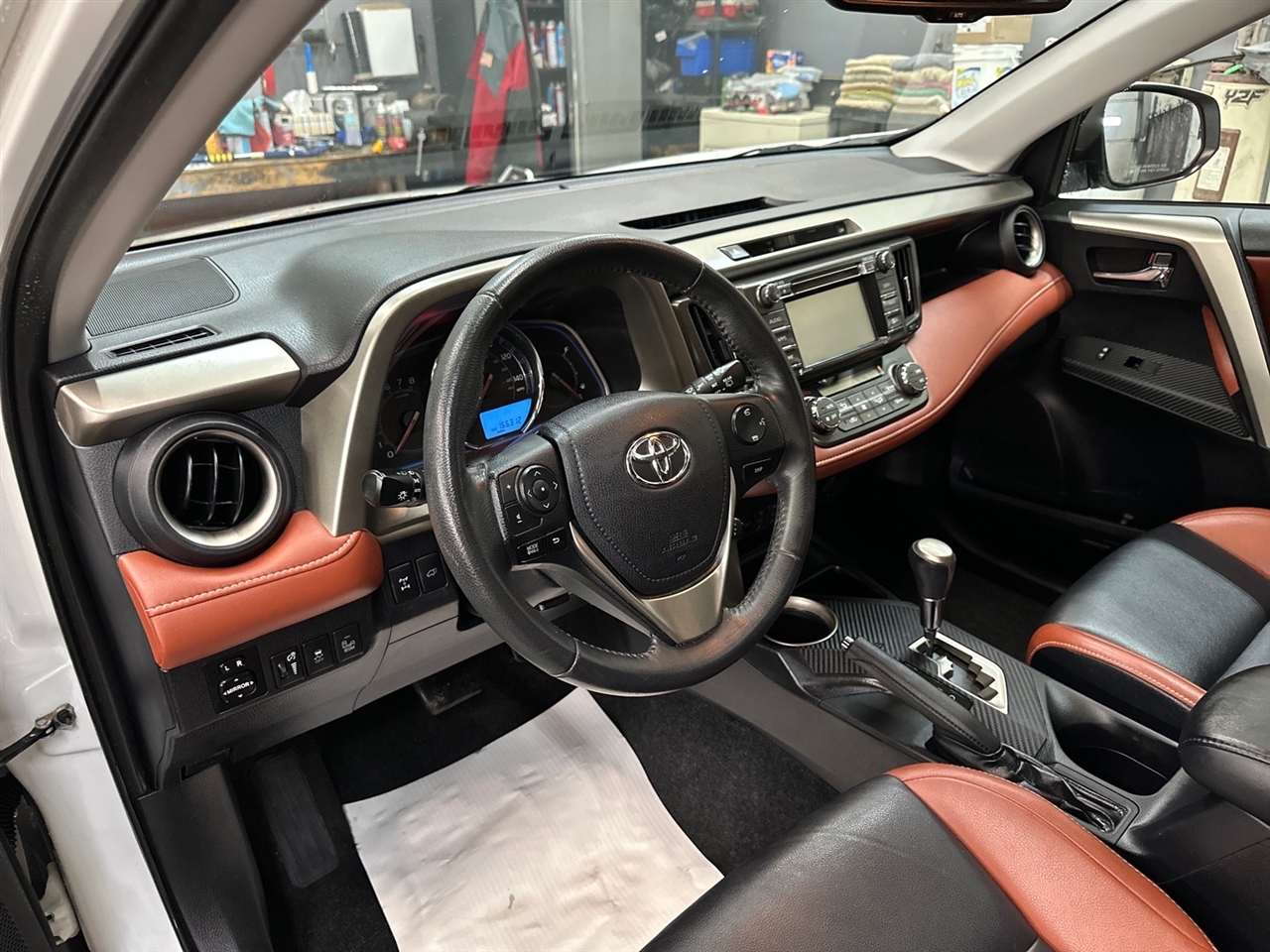 Toyota RAV4 AWD 4dr Limited (Natl) 2014