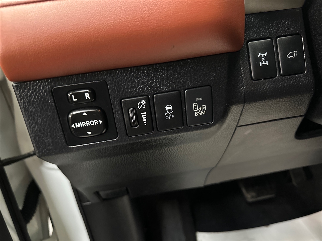 Toyota RAV4 AWD 4dr Limited (Natl) 2014